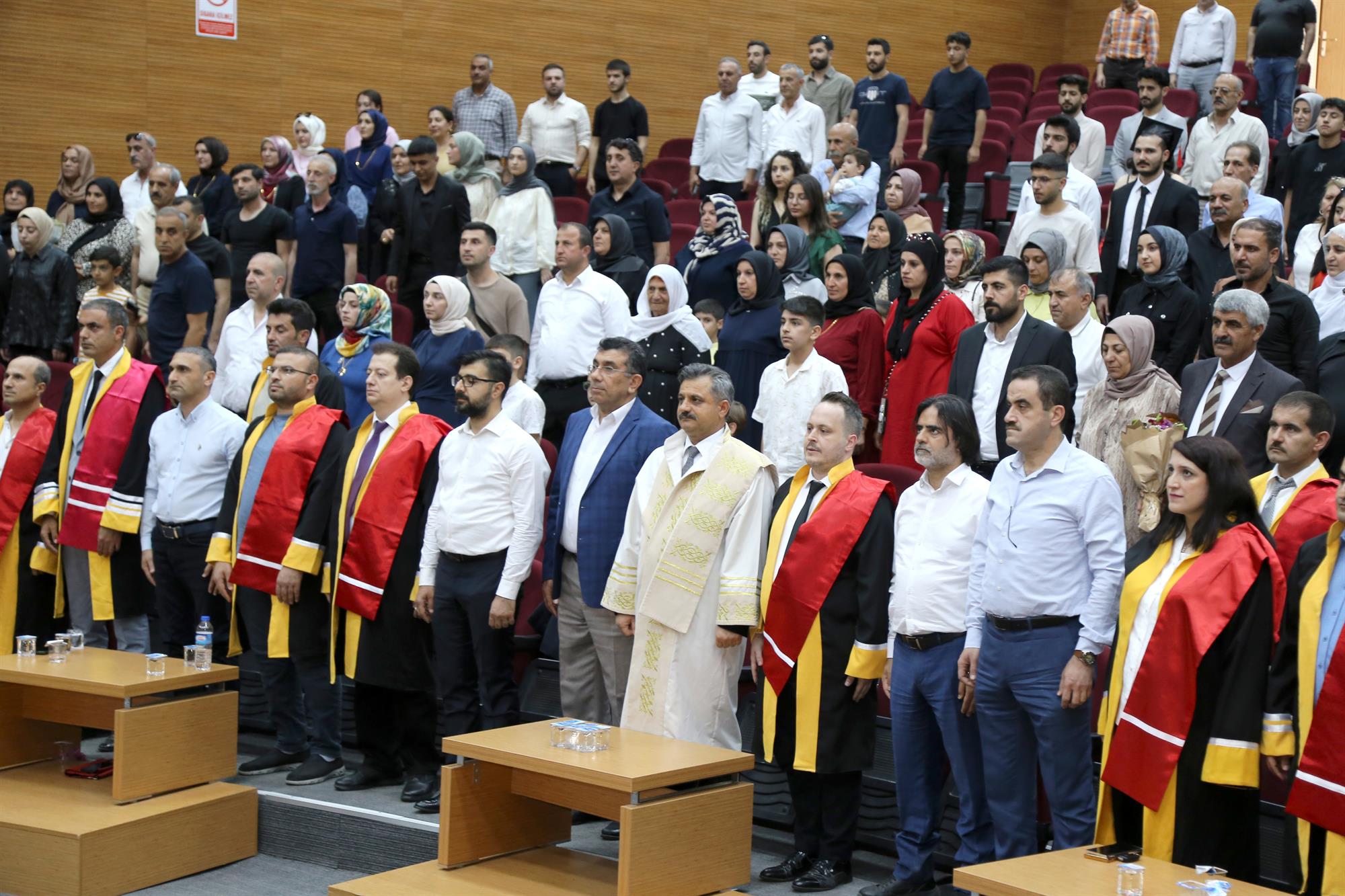 Tıp Fakültemiz İlk Mezunlarını Büyük Bir Coşku ile Uğurladı