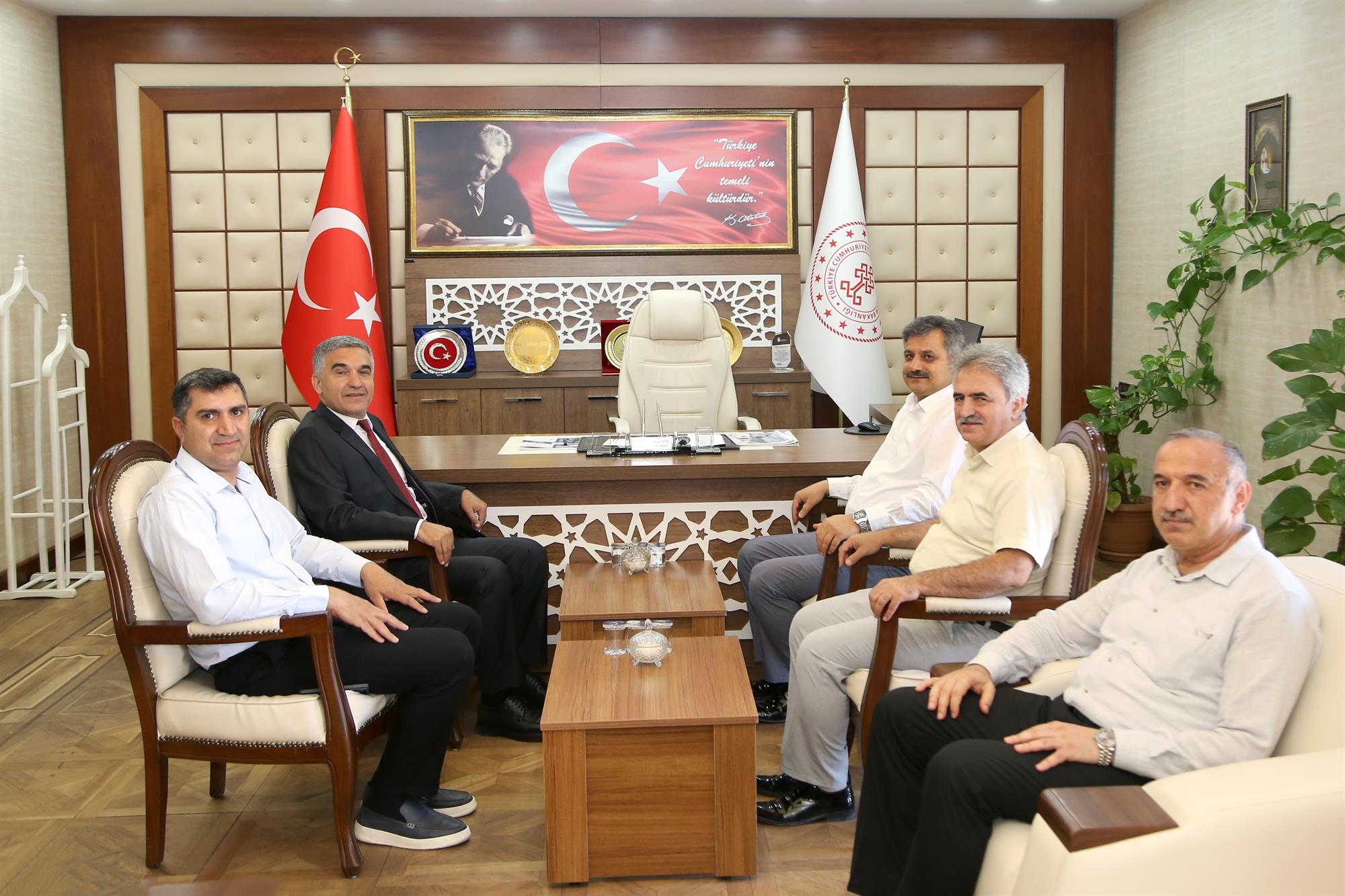 Rektörümüz Prof. Dr. Nihat Şındak’tan Siirt İl Kültür ve Turizm Müdürü Mehmet Sabahattin Genç’e Hayırlı Olsun Ziyareti